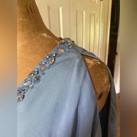 AMERICAN GLAMOUR Badgely Mischka Cold Shoulder Tunic BABY BLUE RHINESTONES Large - Picture 6 of 14